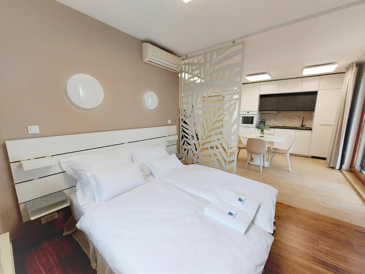 Apartment Emily Slatine Esterno foto