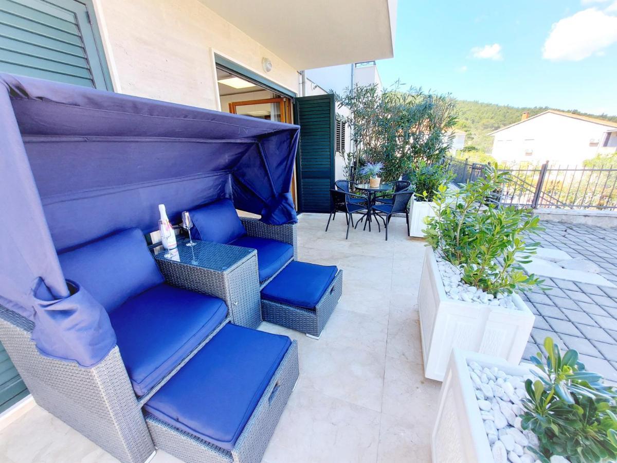 Apartment Emily Slatine Esterno foto
