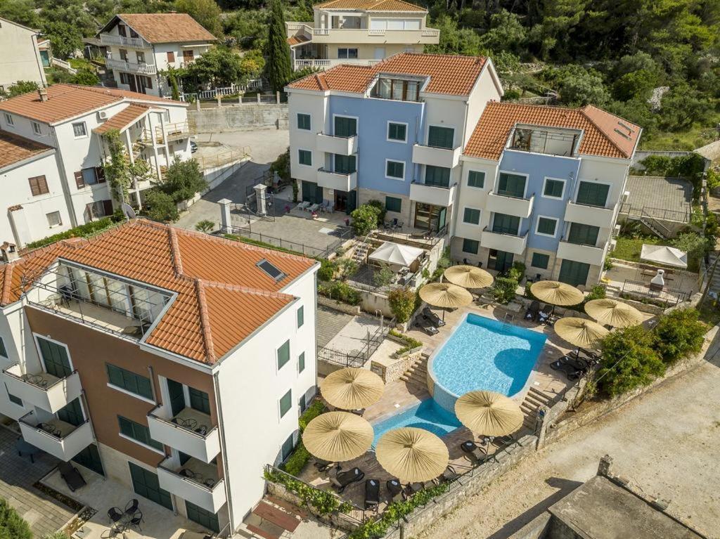 Apartment Emily Slatine Esterno foto